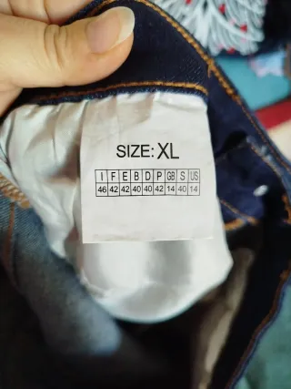 Jeans donna con strass