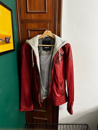 Chaqueta de Piel Roja Talla XL