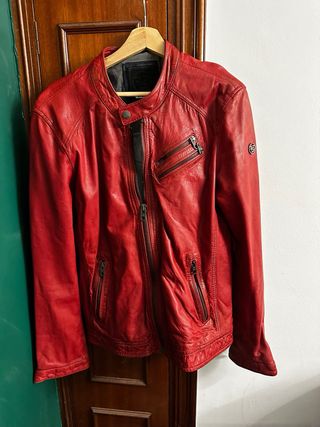 Chaqueta de Piel Roja Talla XL
