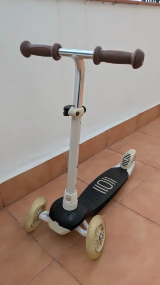 Patinete infantil 3 ruedas poco uso