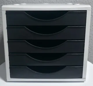 Archivio 5 cassetti neri in plastica impilabili