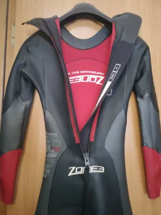 Traje neopreno Zone3 Aspire negro/rojo