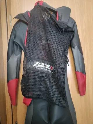 Traje neopreno Zone3 Aspire negro/rojo