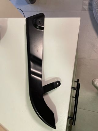 Protector Cadena Triumph Negro