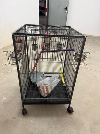 Gabbia per uccelli nera