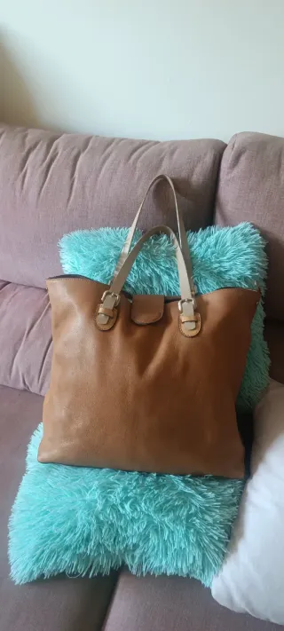 Bolso de piel Uterqüe marrón