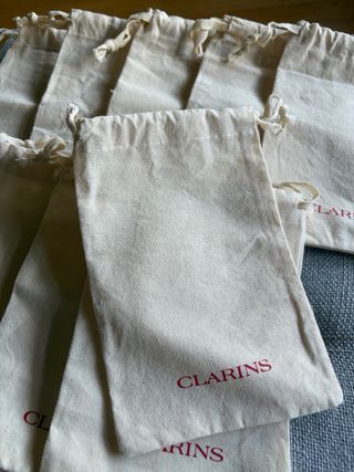 10 Bolsas de Tela Clarins Beige