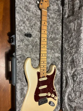 Fender Stratocaster Elite Guitarra Eléctrica