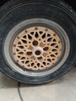 Llantas targas 3 unidades o cambio por4 normales