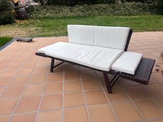 Banco de jardín con laterales abatibles