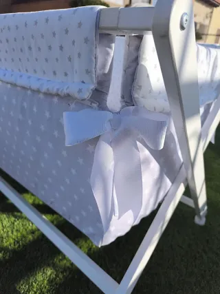 Minicuna plegable con ruedas