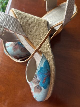 Cuñas altas florales