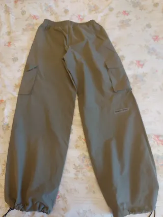 Pantalón deportivo cargo Musera verde