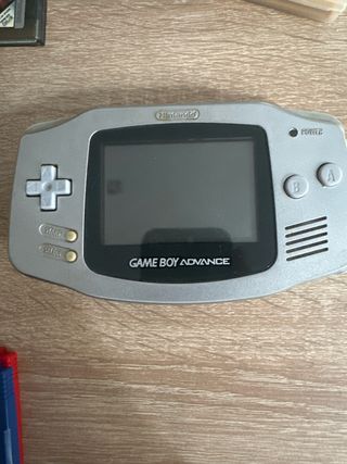 Nintendo Game Boy Advance Plateada