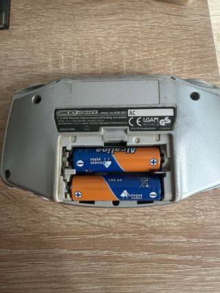 Nintendo Game Boy Advance Plateada