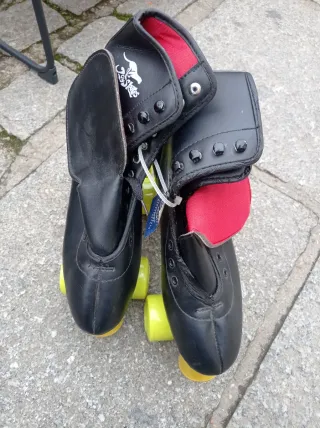 Patines JOYSKATES Talla 40 Negro