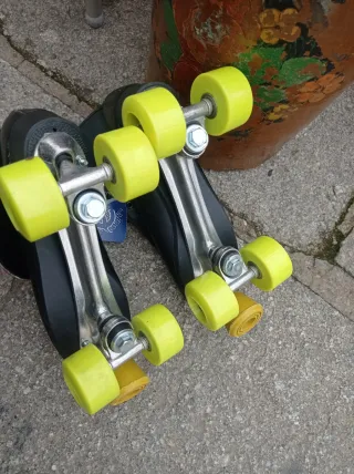 Patines JOYSKATES Talla 40 Negro