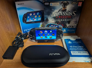 PS Vita FAT Assassin Creed COMPLETA