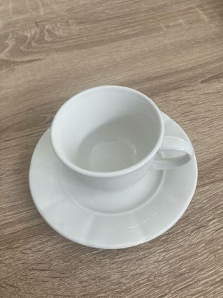 Tazzina con piattino in porcellana