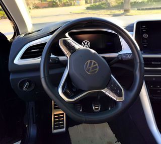 VOLKSWAGEN T-ROC MÁS 1.0 TSI 115cv 2025 29.000km