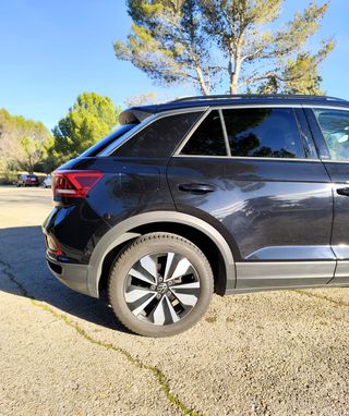 VOLKSWAGEN T-ROC MÁS 1.0 TSI 115cv 2025 29.000km