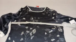 Camisa Celop Negra con Estampado Floral Blanco