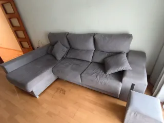 Divano grigio 3 posti