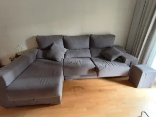 Divano grigio 3 posti