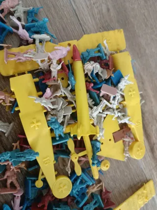 Grande lotto di Montaplex - circa 500 pezzi