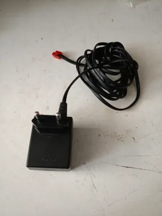 Cargador 9V 300mA terminal Teléfono