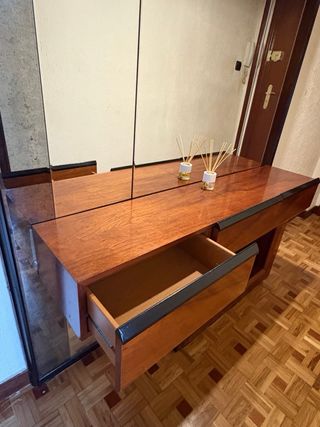 Mueble de entrada con espejo