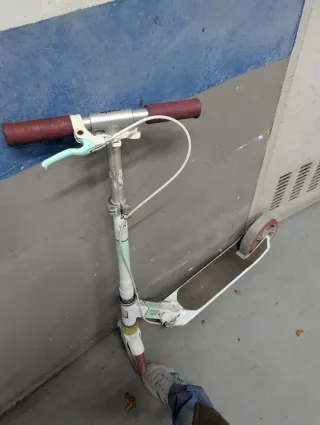 Patinete infantil blanco y rosa