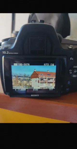 Cámara reflex Sony Alpha 330 como nueva