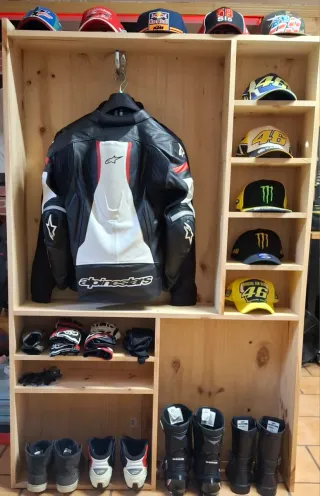 Armario para ropa de moto
