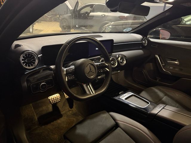 Mercedes-Benz Clase A 2024 Dana varios colores