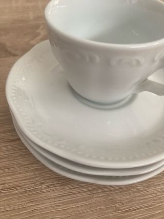 Tazzina con 3 piattini in porcellana