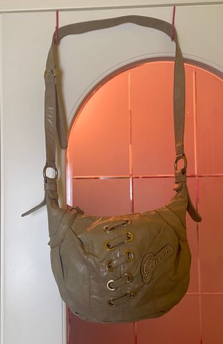 Borsa Guess Beige con Dettagli Oro