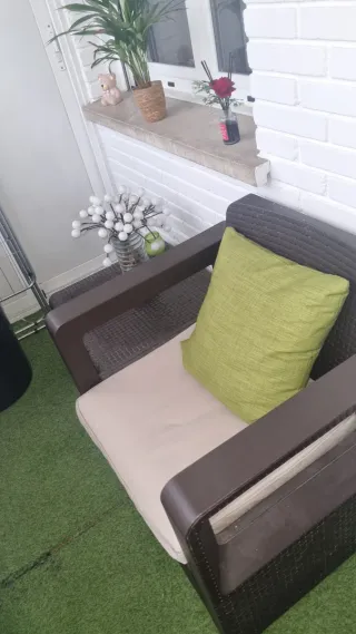 Set di mobili da giardino con divani e tavolino