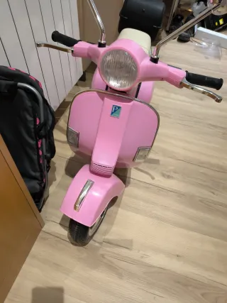 Moto Vespa Eléctrica Infantil Rosa