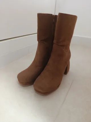 Botines marrones con tacón talla 40