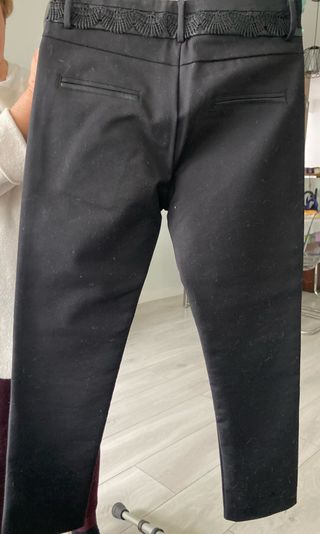 Pantalón de vestir negro con encaje