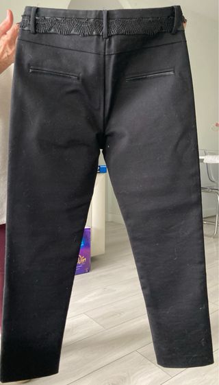 Pantalón de vestir negro con encaje