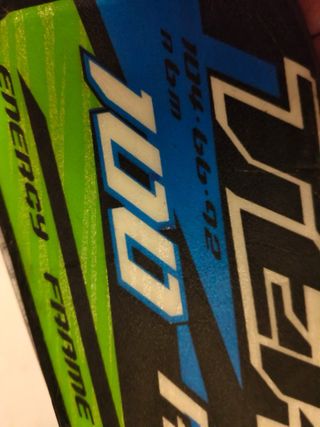 Esquís Nordica con fijaciones