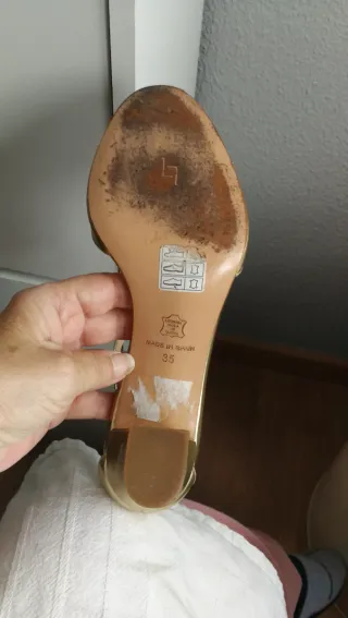 Sandalias piel doradas Latouche