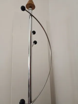 Perchero vanguardista aprox 1,60 altura