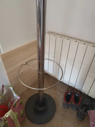 Perchero vanguardista aprox 1,60 altura