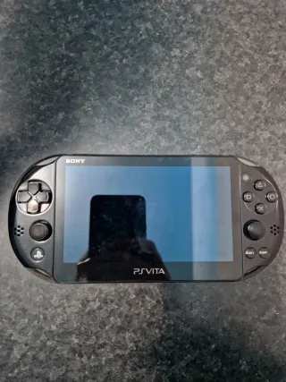 PS Vita Slim PCH-2004 + FIFA 15 Legacy Edition