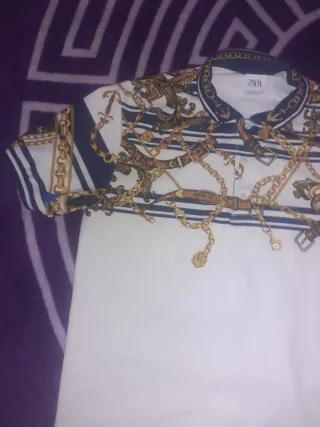 Camiseta Zara Estampado Barroco Dorado