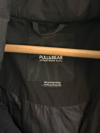 Abrigo acolchado Pull&Bear negro