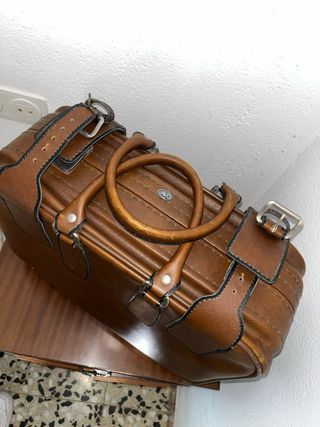 Maleta grande de cuero marrón